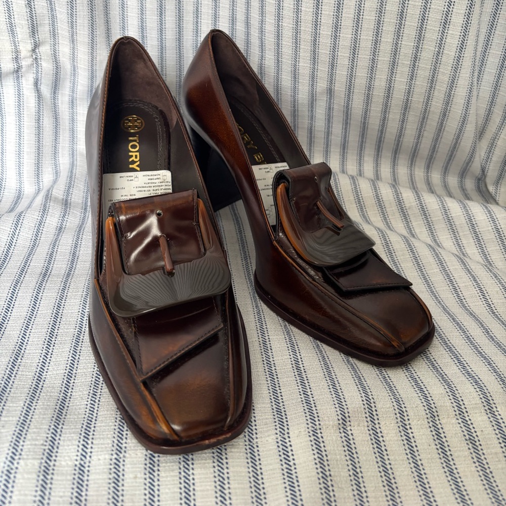 TORY BURCH BUCKLE HEEL SAMPLE